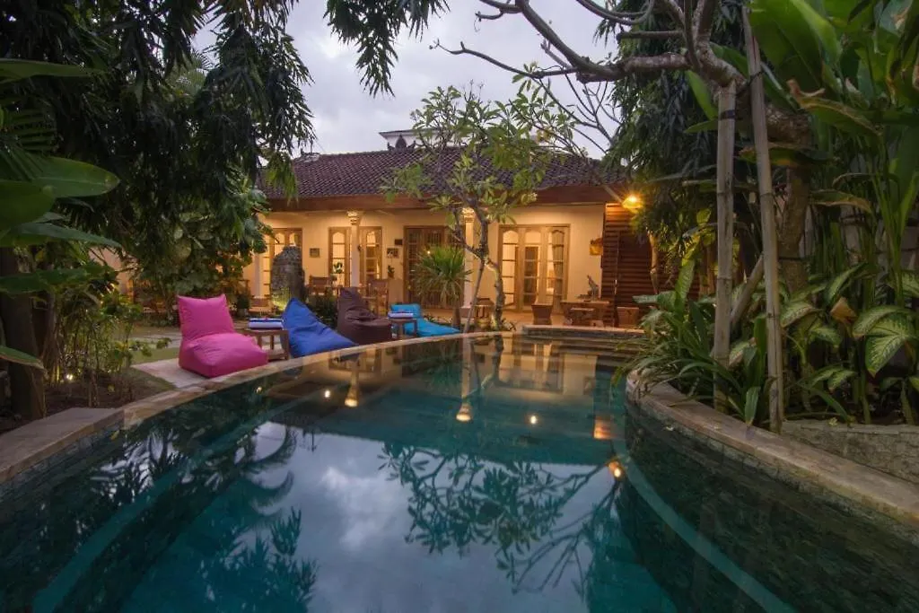 kontakty Bale Seminyak